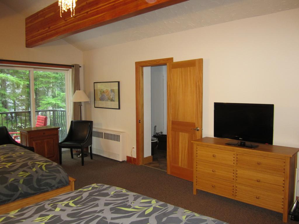 The Lodge At Skeena Landing تيراس الغرفة الصورة